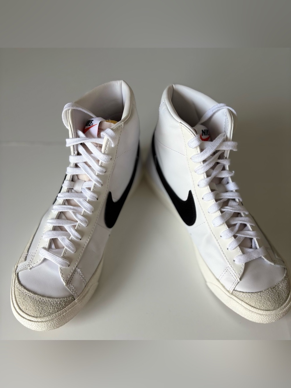 Nike Blazer Mid ’77 Vintage White Black Sneakers Men’s Size 10 CZ1055-100